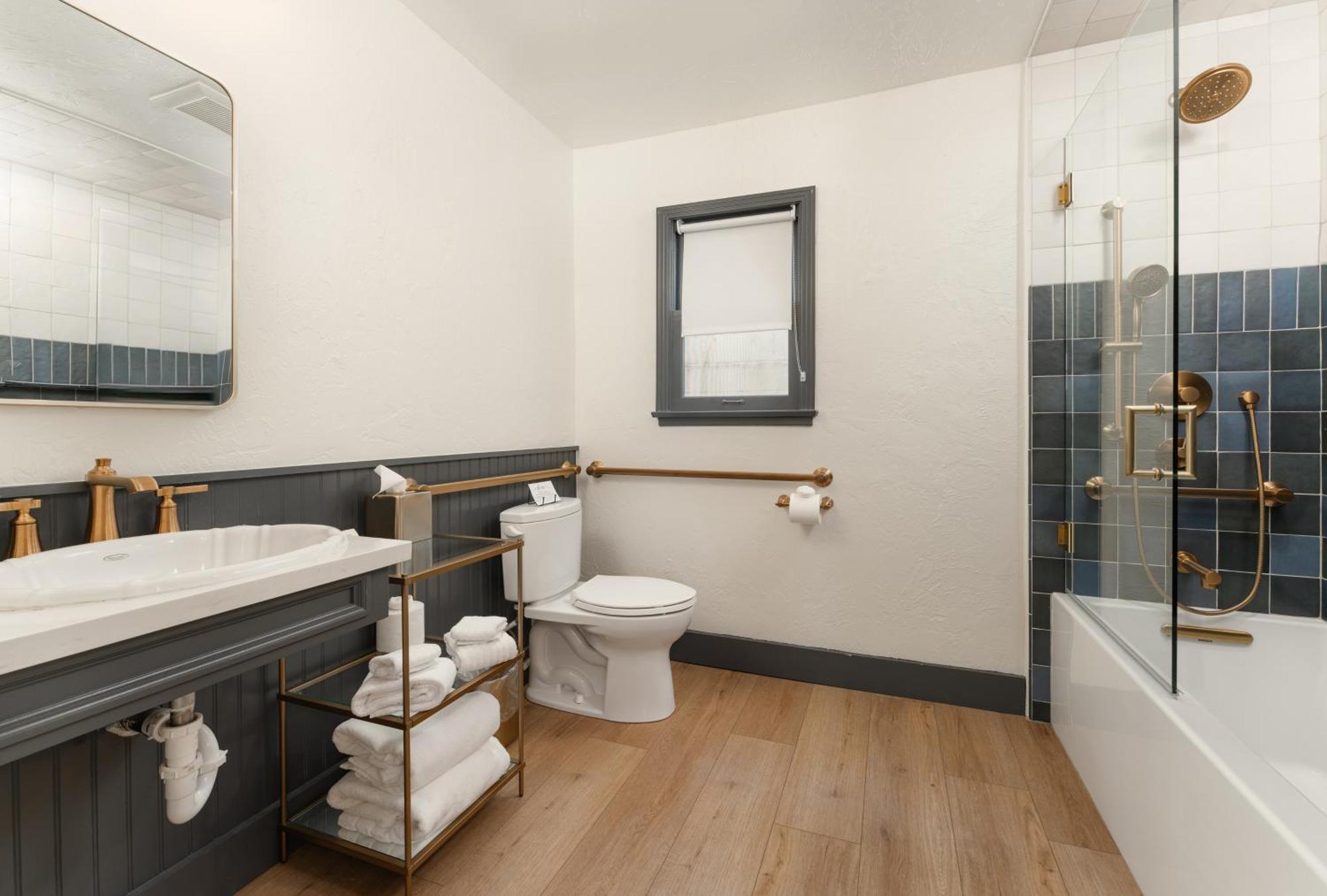 Petit Soleil - Bed, Breakfast And Bar Bed & Breakfast San Luis Obispo Exterior photo