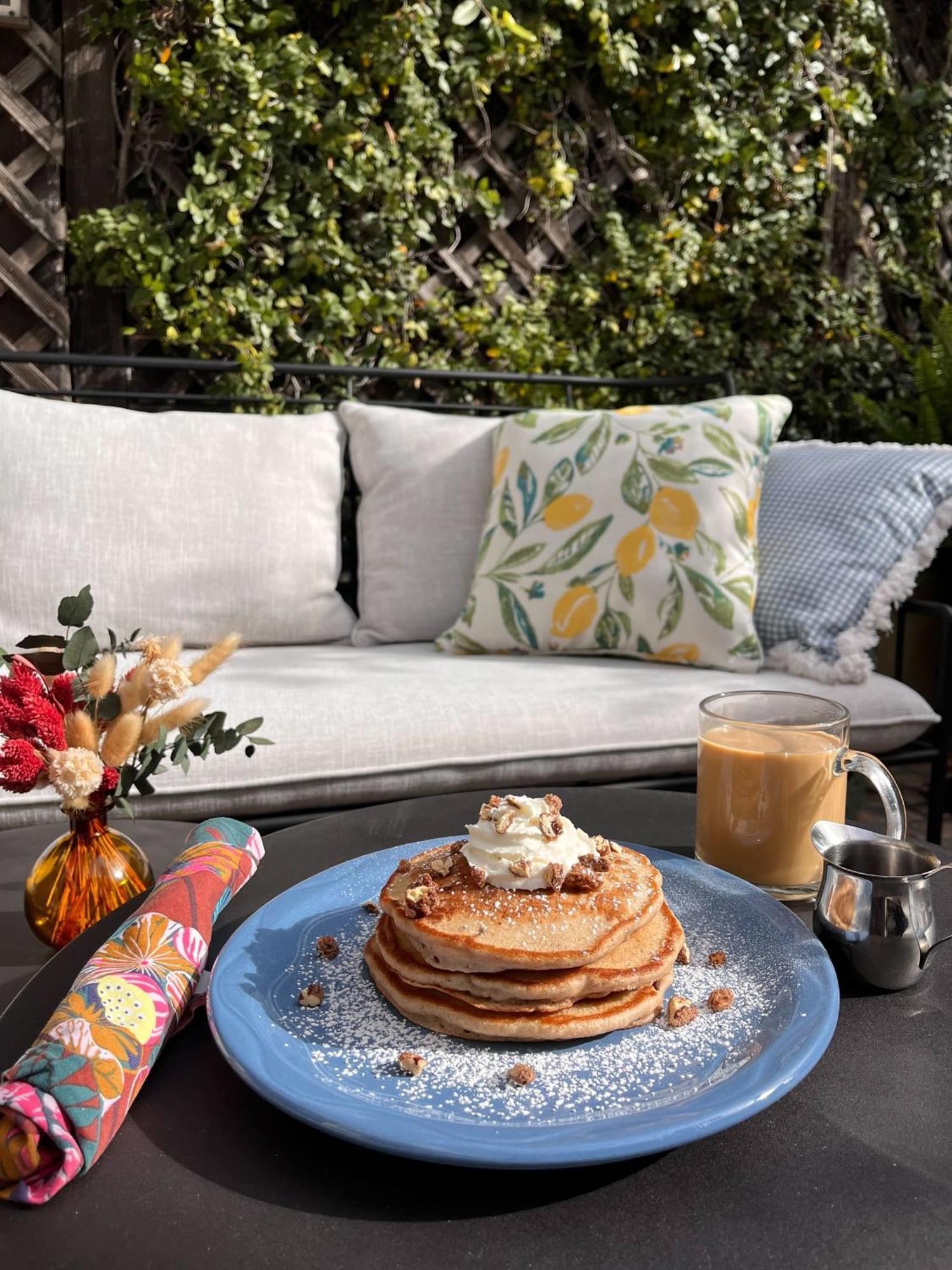 Petit Soleil - Bed, Breakfast And Bar Bed & Breakfast San Luis Obispo Exterior photo