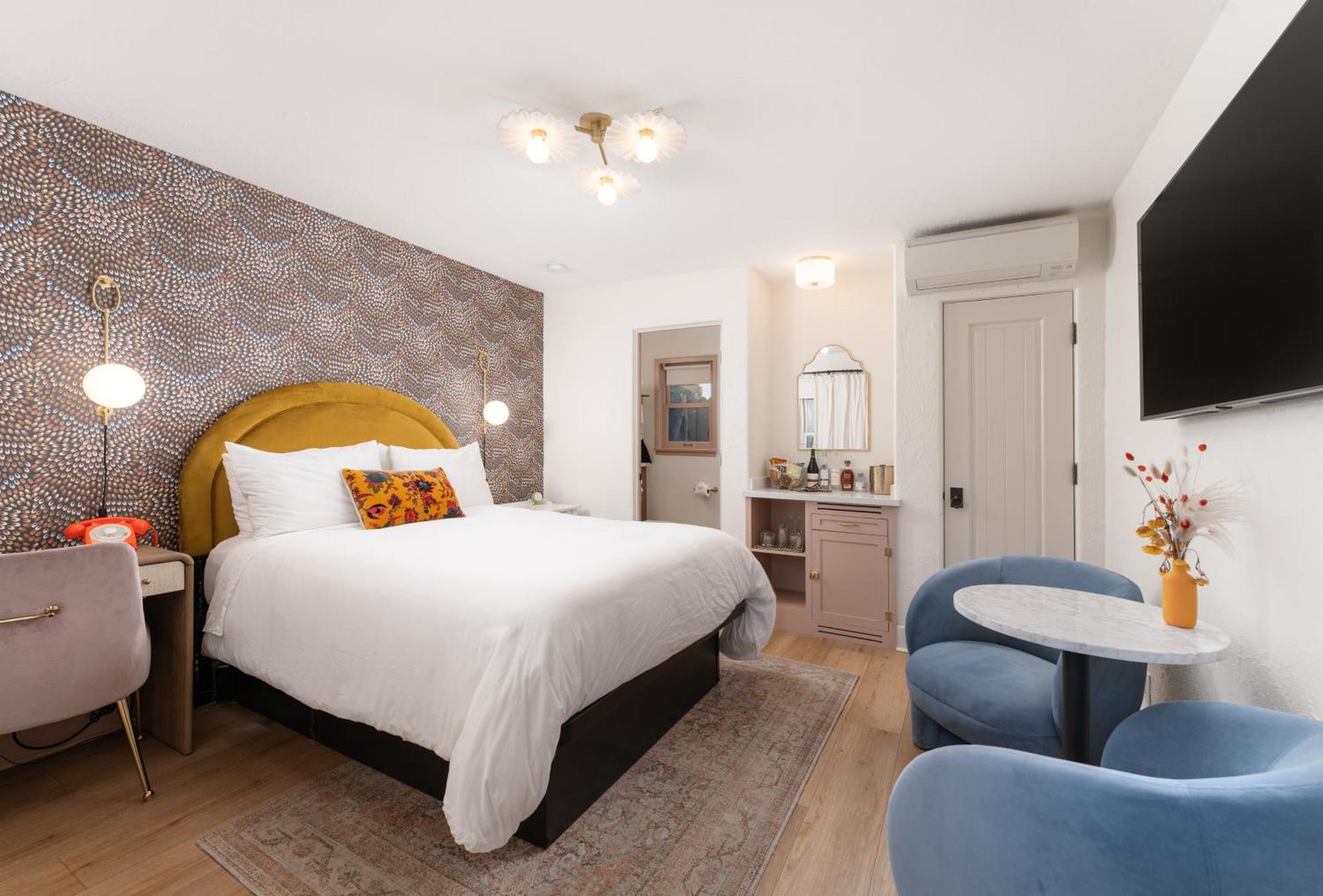 Petit Soleil - Bed, Breakfast And Bar Bed & Breakfast San Luis Obispo Exterior photo