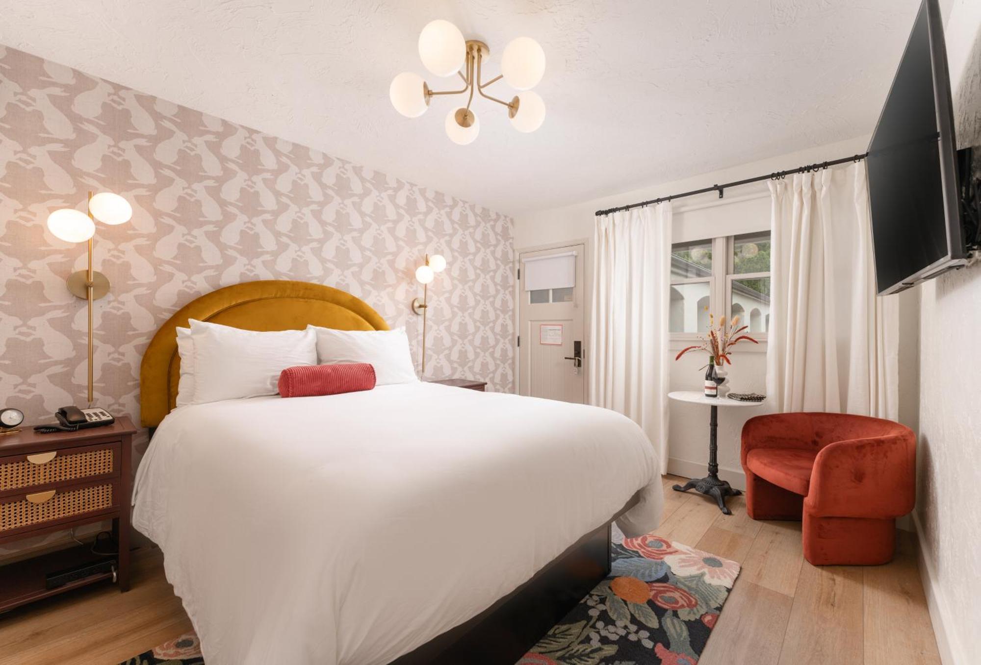 Petit Soleil - Bed, Breakfast And Bar Bed & Breakfast San Luis Obispo Exterior photo