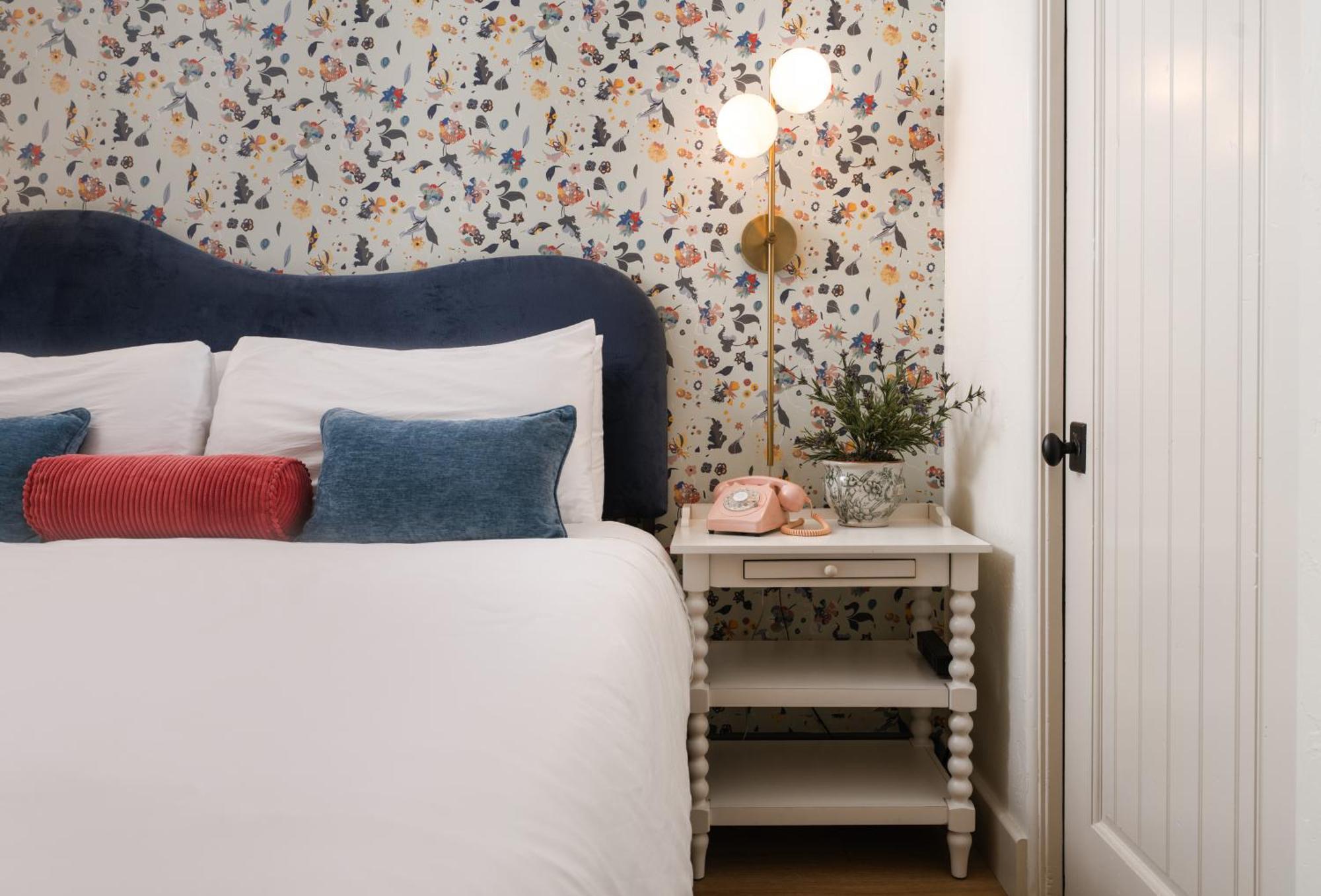 Petit Soleil - Bed, Breakfast And Bar Bed & Breakfast San Luis Obispo Exterior photo