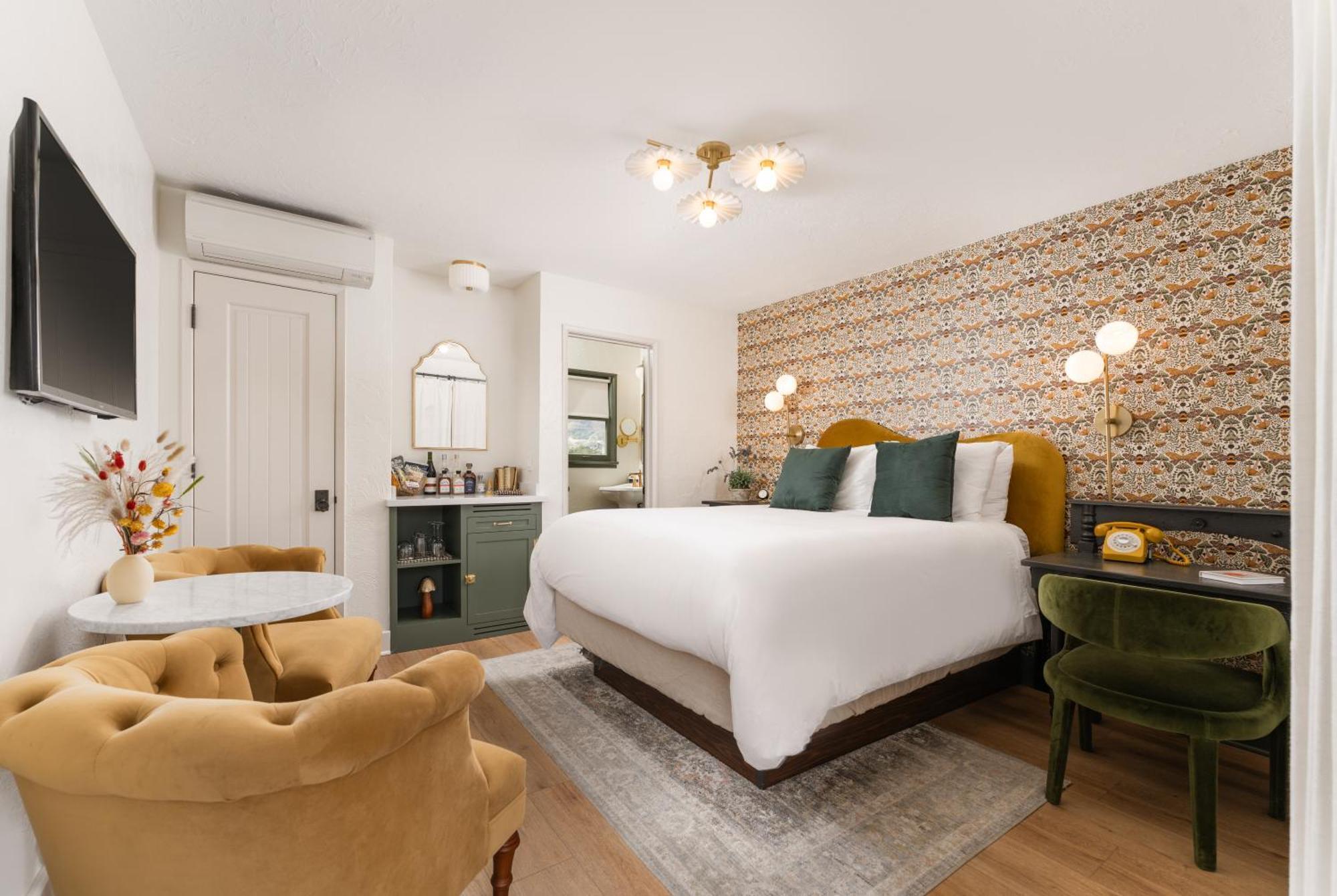 Petit Soleil - Bed, Breakfast And Bar Bed & Breakfast San Luis Obispo Exterior photo