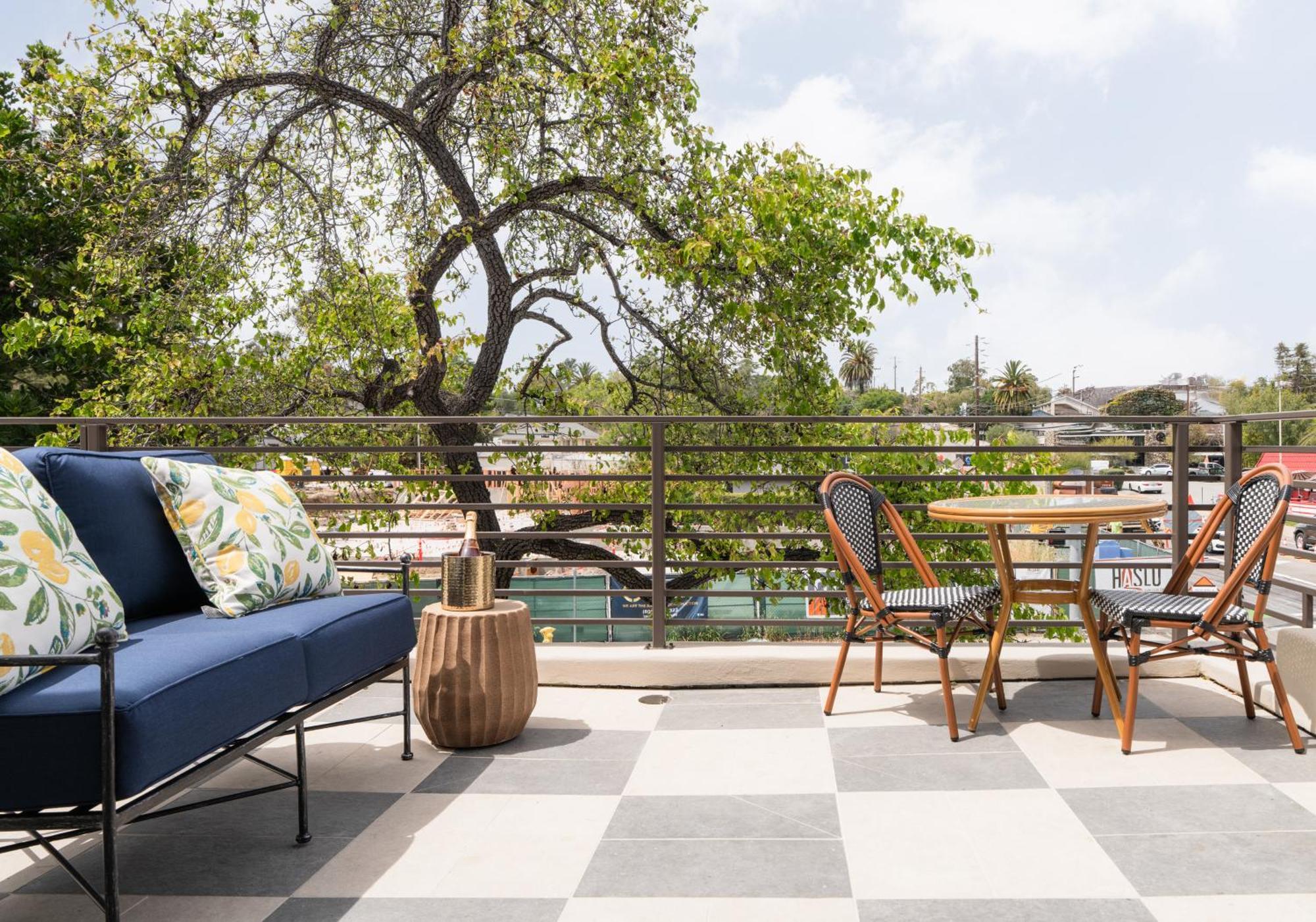 Petit Soleil - Bed, Breakfast And Bar Bed & Breakfast San Luis Obispo Exterior photo