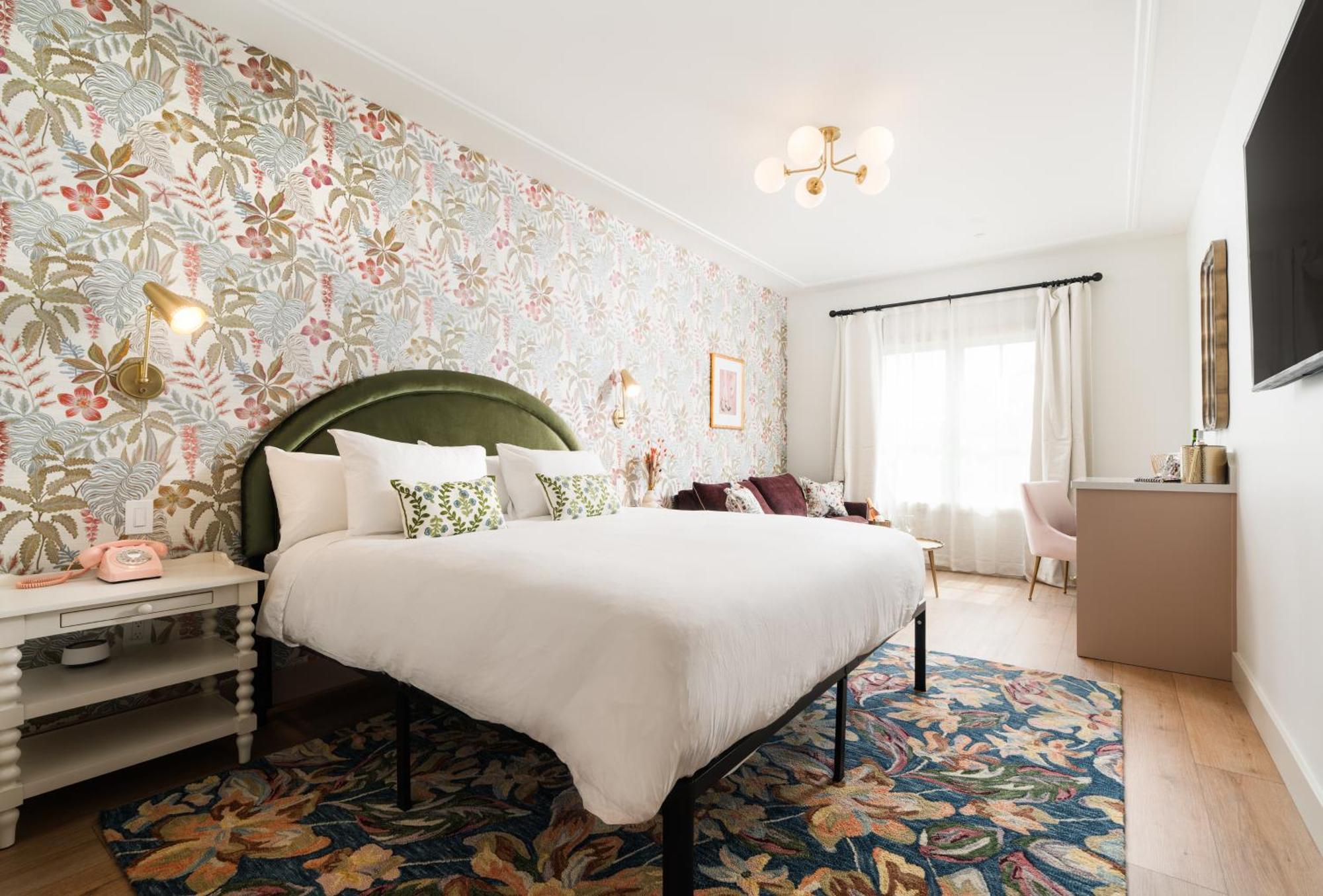 Petit Soleil - Bed, Breakfast And Bar Bed & Breakfast San Luis Obispo Exterior photo